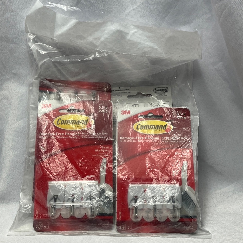 3M Command Small Wire Hooks Damage Free Hanging Holds 0.5lbs White 4 packs